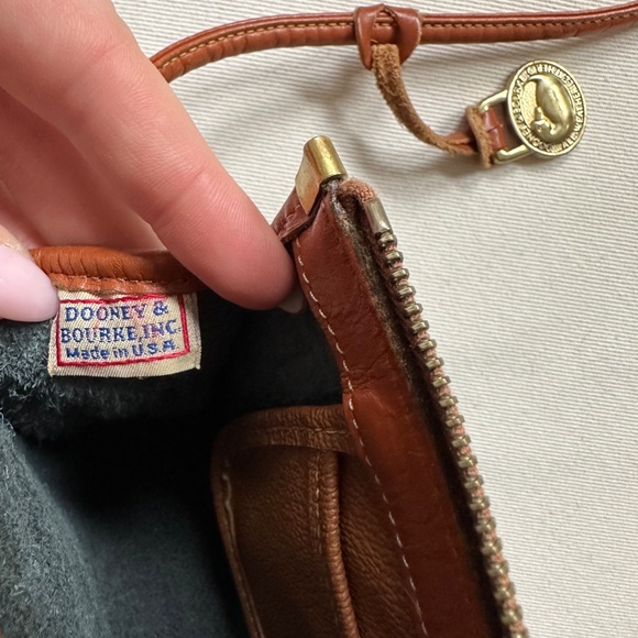 VINTAGE Dooney & Burke Crossbody - Picture 6 of 8